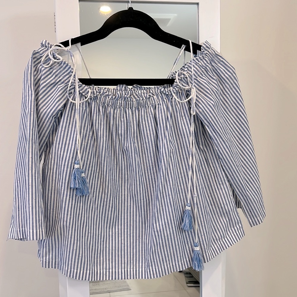 Club Monaco Small Off the shoulder blouse